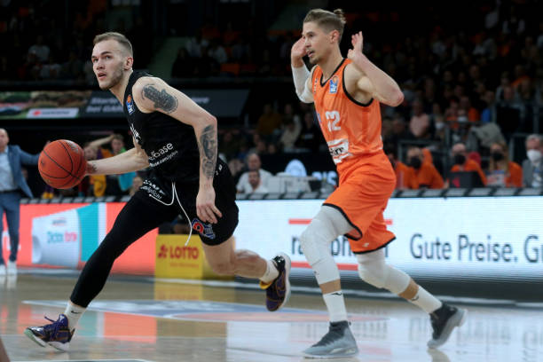 面僵持的关 面僵持的关